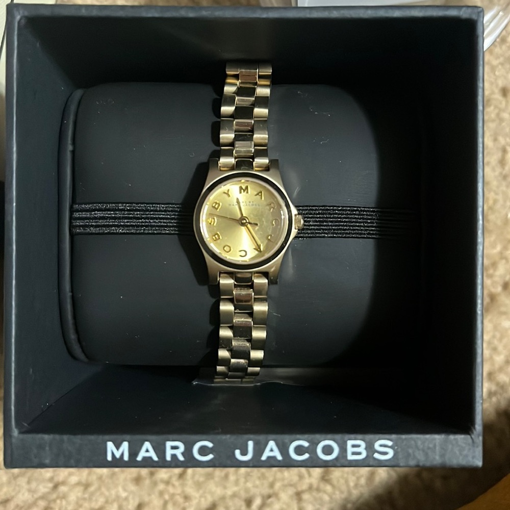 Small Gold Marc Jacobs Wristwatch